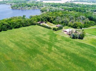 E Adams Rd, Pierceton, IN 46562