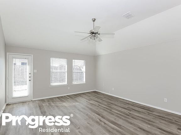 3rd image of 1117 Skylark Dr