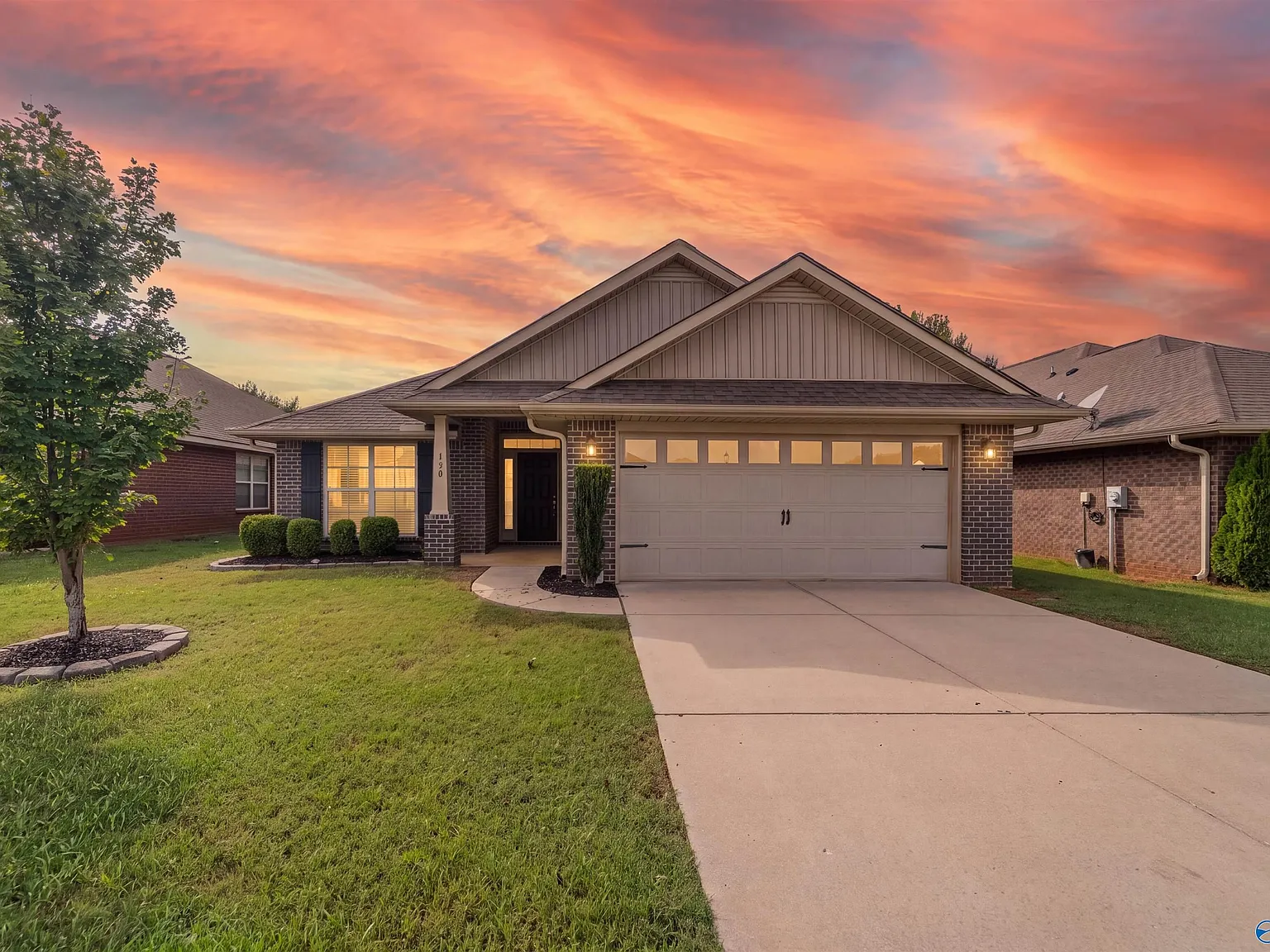 4 bed, 2.0 bath, 1879 sqft, $1,850 — Photo 1