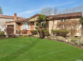 5 Wentworth Dr, Dix Hills, NY
