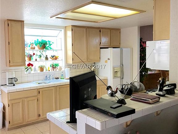 3rd image of 6304 Sierra Pines Ct