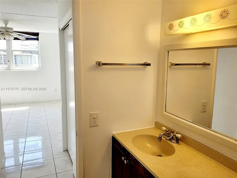 1700 NE 191st St #402 — Photo 14