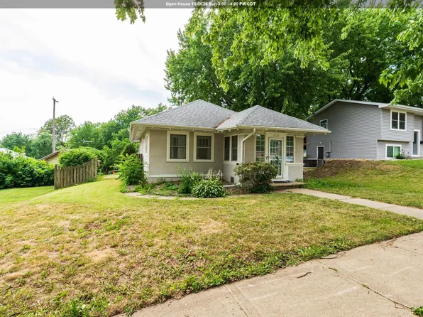 1027 1st Ave SE, Le Mars, IA 51031