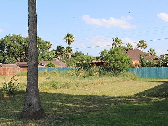 3rd image of Country Ln