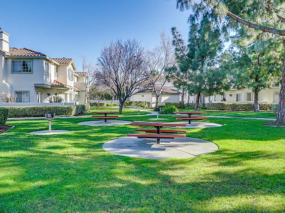 2nd image of 1199 Tea Rose Cir