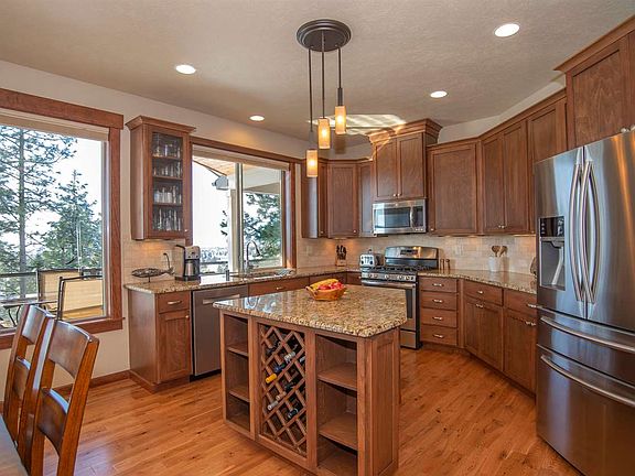 4th image of 175 N Bella Lago Ln