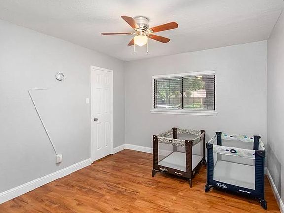 2nd image of 2601 Carrington Ln