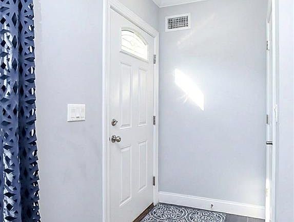 4th image of 40 Eugene St
