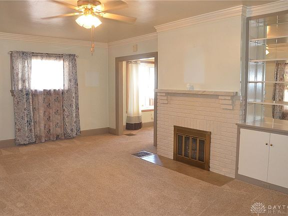 5th image of 406 Sandalwood Dr