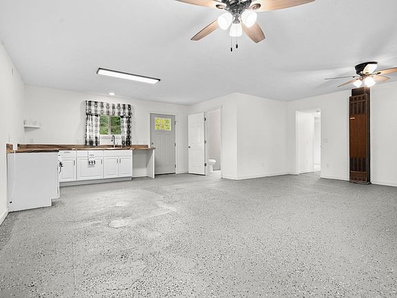 5th image of 22275 205th Ave