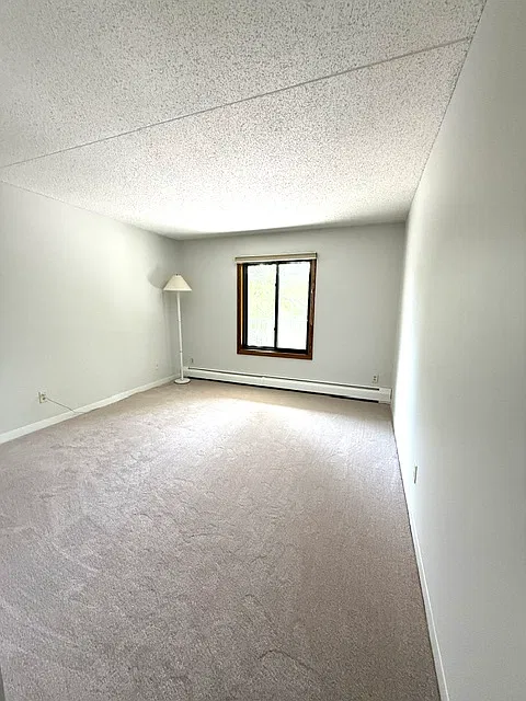 2 bed, 1200 sqft, $1,800 — Photo 4