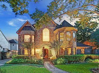 12 Village Oaks Ln, Houston, TX 77055