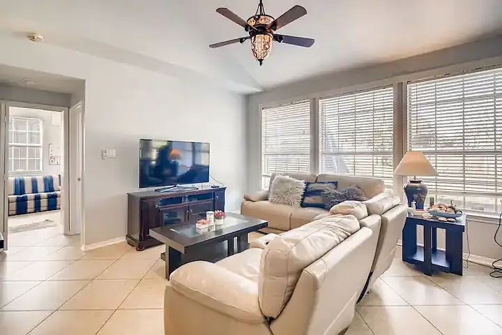 10026 Mirage Cv — Photo 12