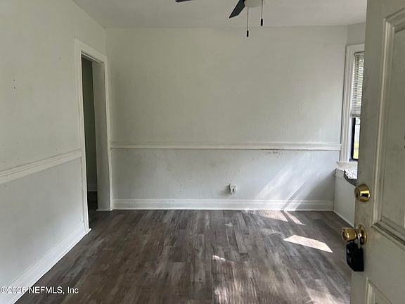 5th image of 9102 6TH Avenue