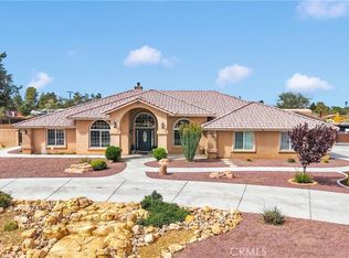 19501 Kinai Rd, Apple Valley, CA 92307