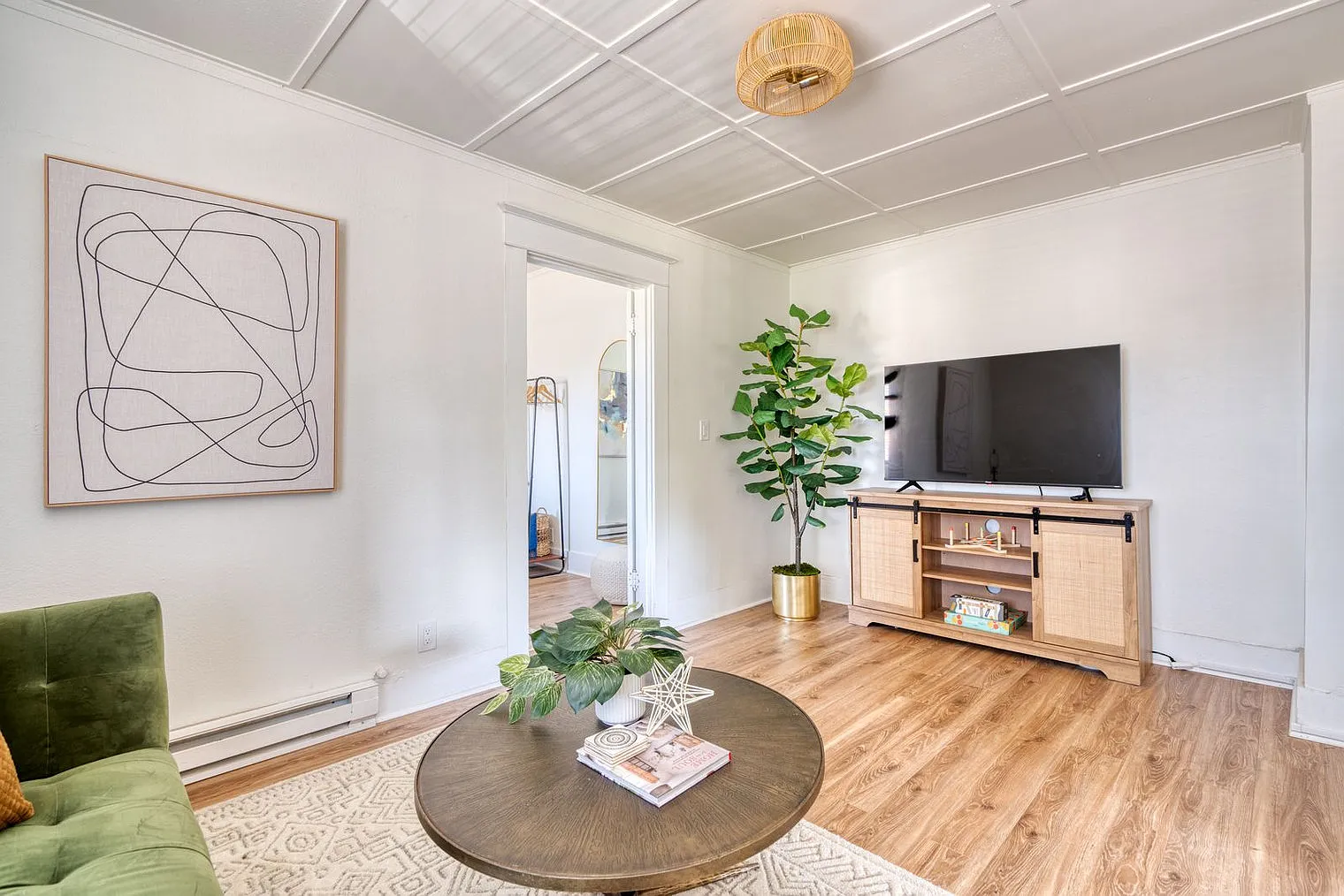 2 bed, 1.0 bath, 742 sqft, $3,490 — Photo 4