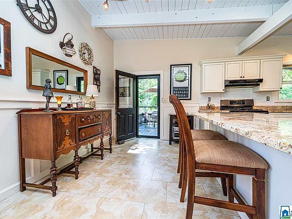 3rd image of 382 Pioneer Cir