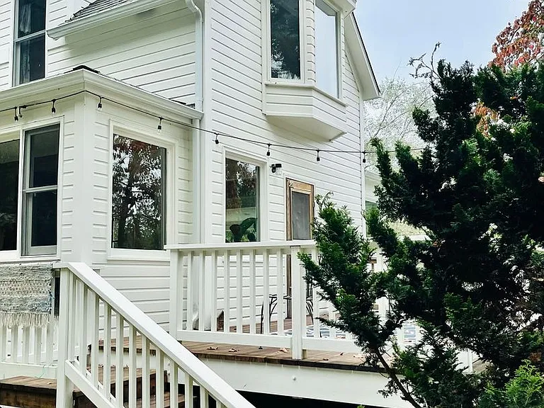5062 New Sweden Ave NE — Photo 3