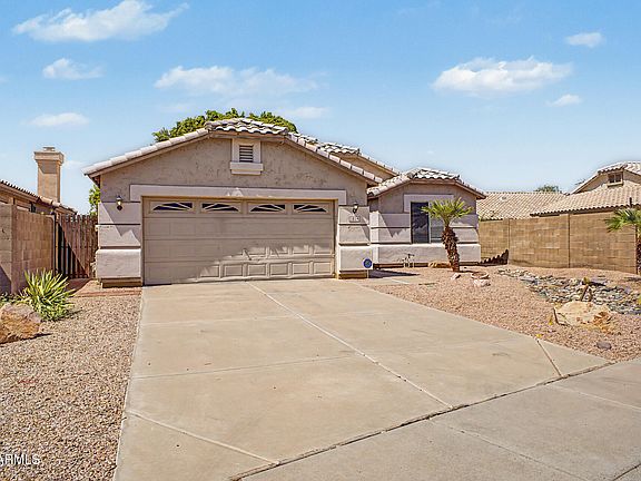 2nd image of 1814 N 108TH Avenue