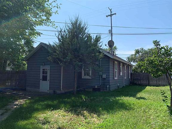 4th image of 2302 Bay St