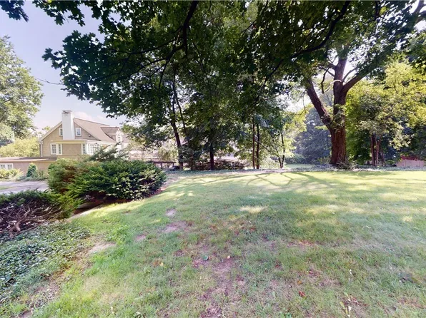 564 Merriman Rd, Akron, OH 44303