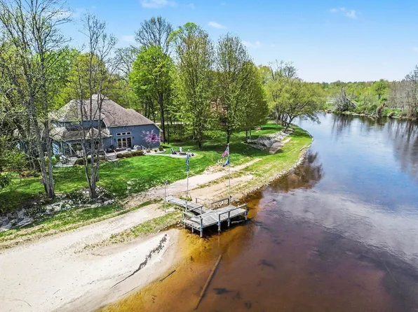 4364 Pointe Pl, Oscoda, MI 48750