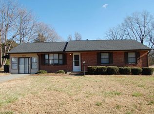 3215 Edenwood Dr, Greensboro, NC 27406