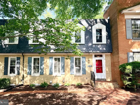 1309 N Lynnbrook Dr, Arlington, VA 22201