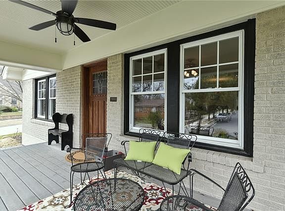 2nd image of 1824 Clover Ln