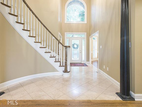 2nd image of 125 Royal Burgess Way