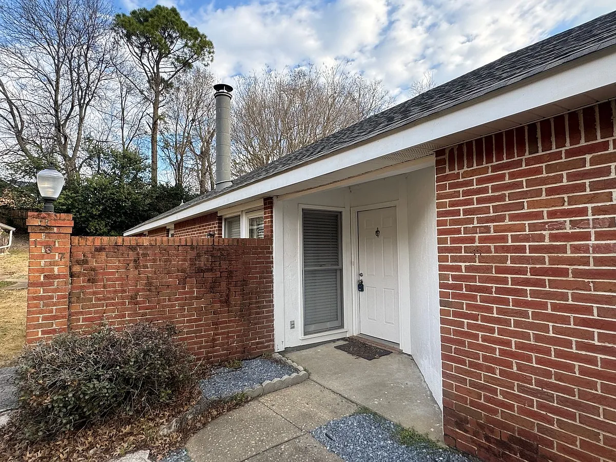 Building Photo - 137 Hillabee Ct