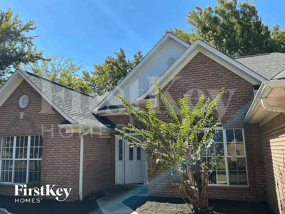 109 Stroud Cir