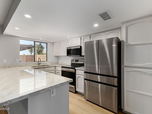 3rd image of 170 E GUADALUPE Road #173