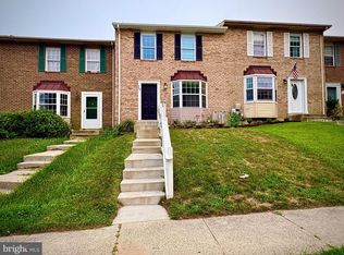 369 Cool Breeze Ct, Pasadena, MD 21122