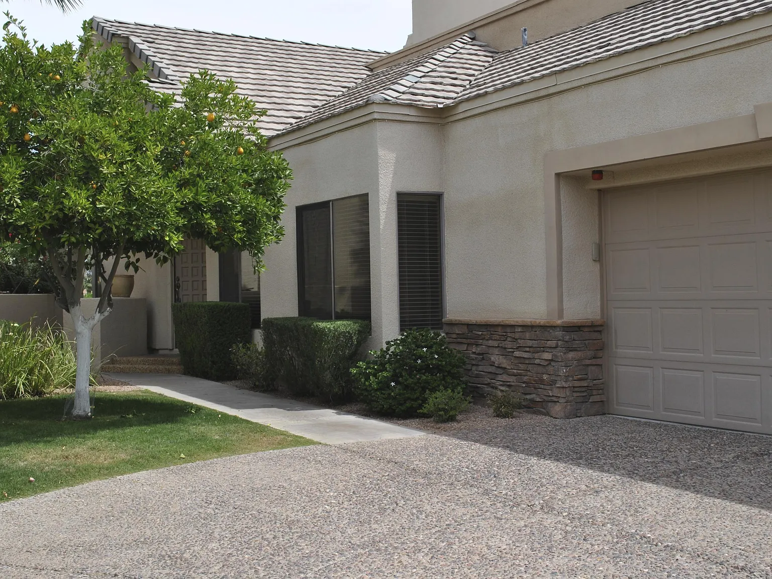 2 bed, 2.0 bath, 1259 sqft, $3,600 — Photo 3