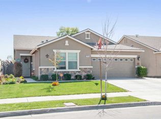 3945 E Country Ave, Visalia, CA 93292