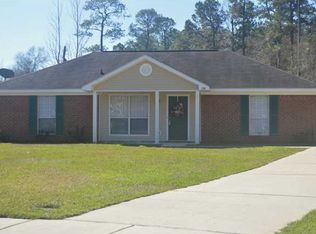 208 Jill Ln, Satsuma, AL 36572