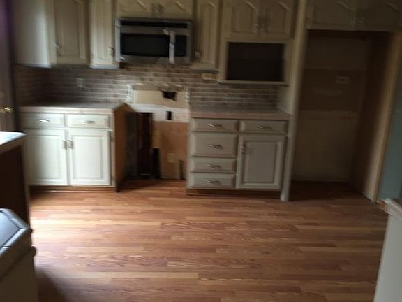 2nd image of 9704 Colony Pl