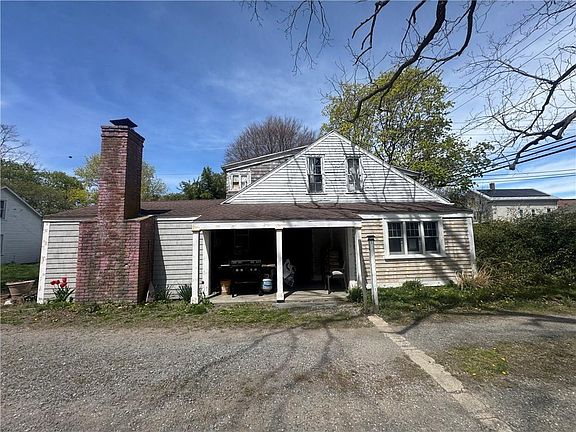 5th image of 803 Main St
