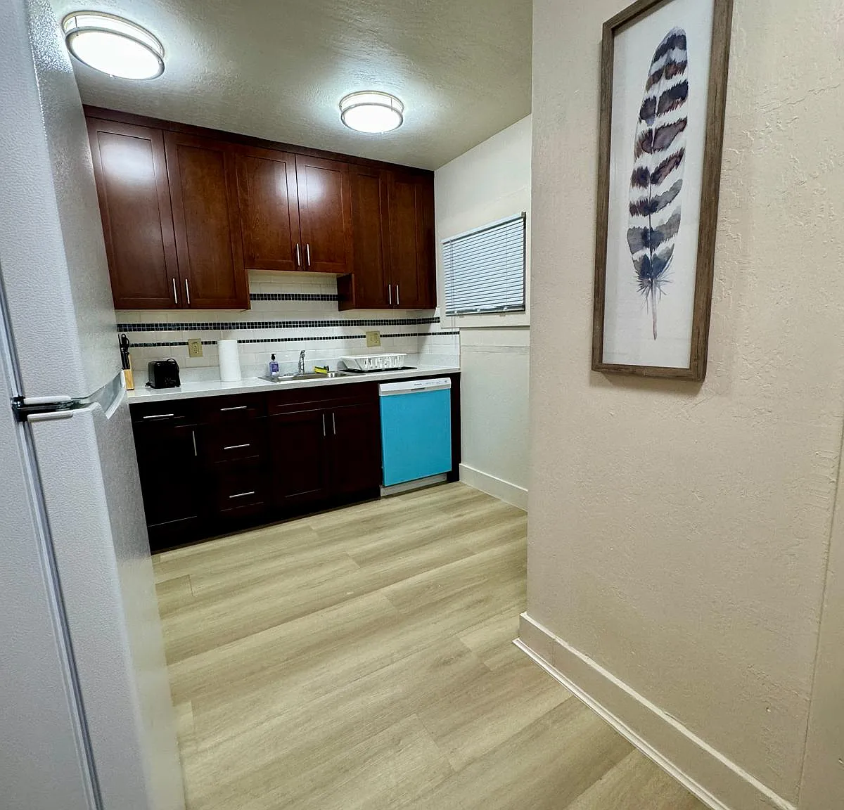 2 bed, 950 sqft, $3,490 — Photo 3