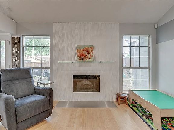 4th image of 311 Canterbury St