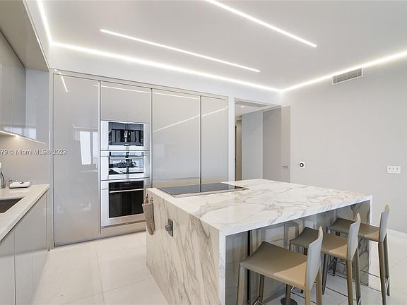 5th image of 18975 Collins Ave #3102