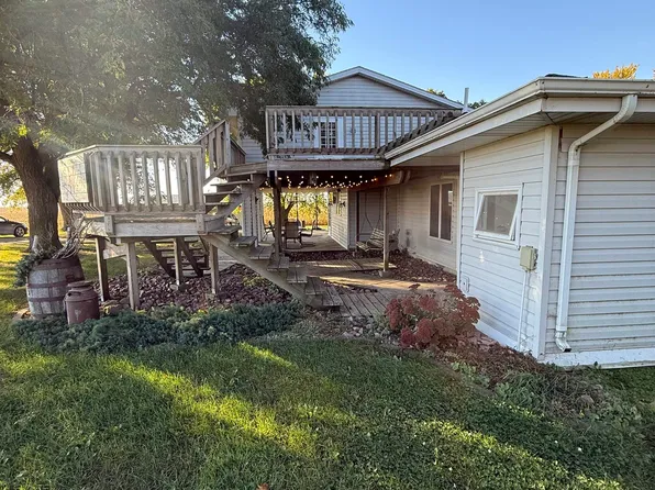 1566 590th St, Storm Lake, IA 50588