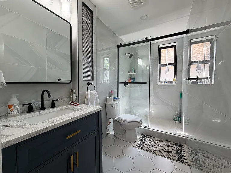 38 Duncan Ave #4 — Photo 17
