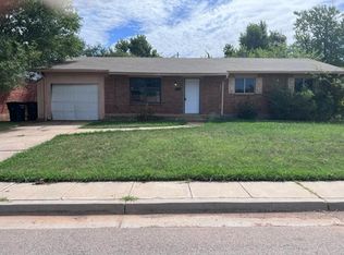 2204 Queensbury Rd, Moore, OK 73160