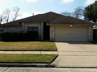 11423 Sunny Creek Dr, Houston, TX 77066