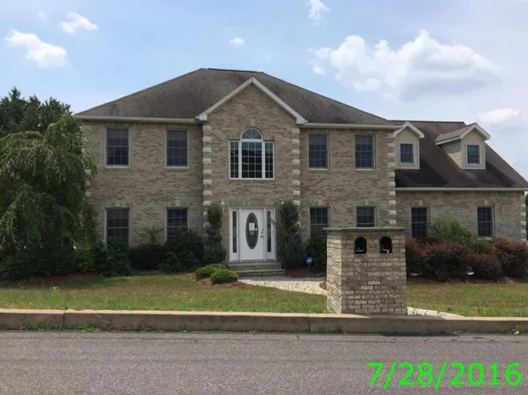 200 Woodbine Rd, Shavertown, PA 18708