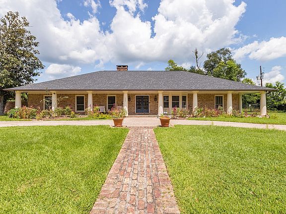 2nd image of 1005 Oak Dr
