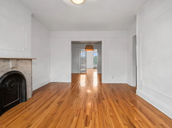 517 Clinton Street image 12 of 33