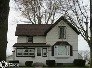 1013 Spring St, Grinnell, IA 50112